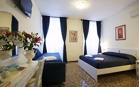 Lyric Hotel Levanto